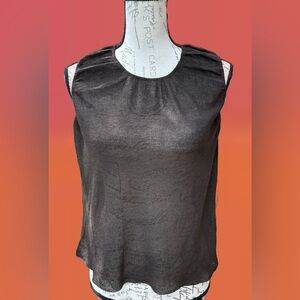 Sleeveless Scoop Neck Knit Top
Large
Like New
Brown